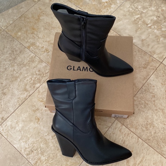 Pointed Toe Bootie. US 9 Black . - Picture 3 of 7